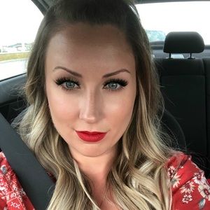 Meet your Posher, Dannalee